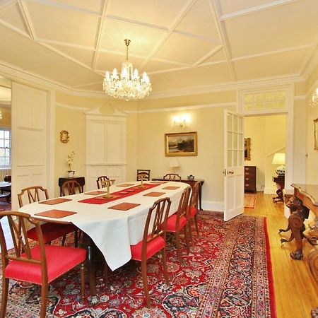 Elegant 3-Bedroom Ramsay Garden Apartment In Edinburgh City Centre Exteriér fotografie