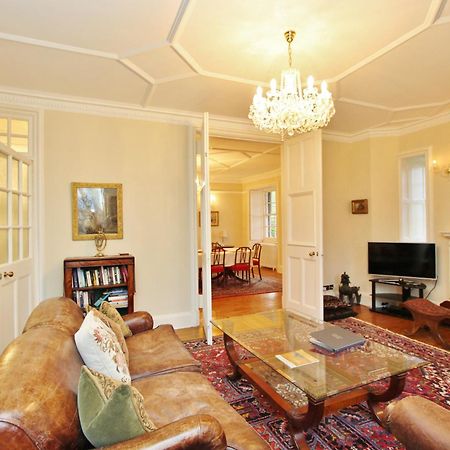 Elegant 3-Bedroom Ramsay Garden Apartment In Edinburgh City Centre Exteriér fotografie