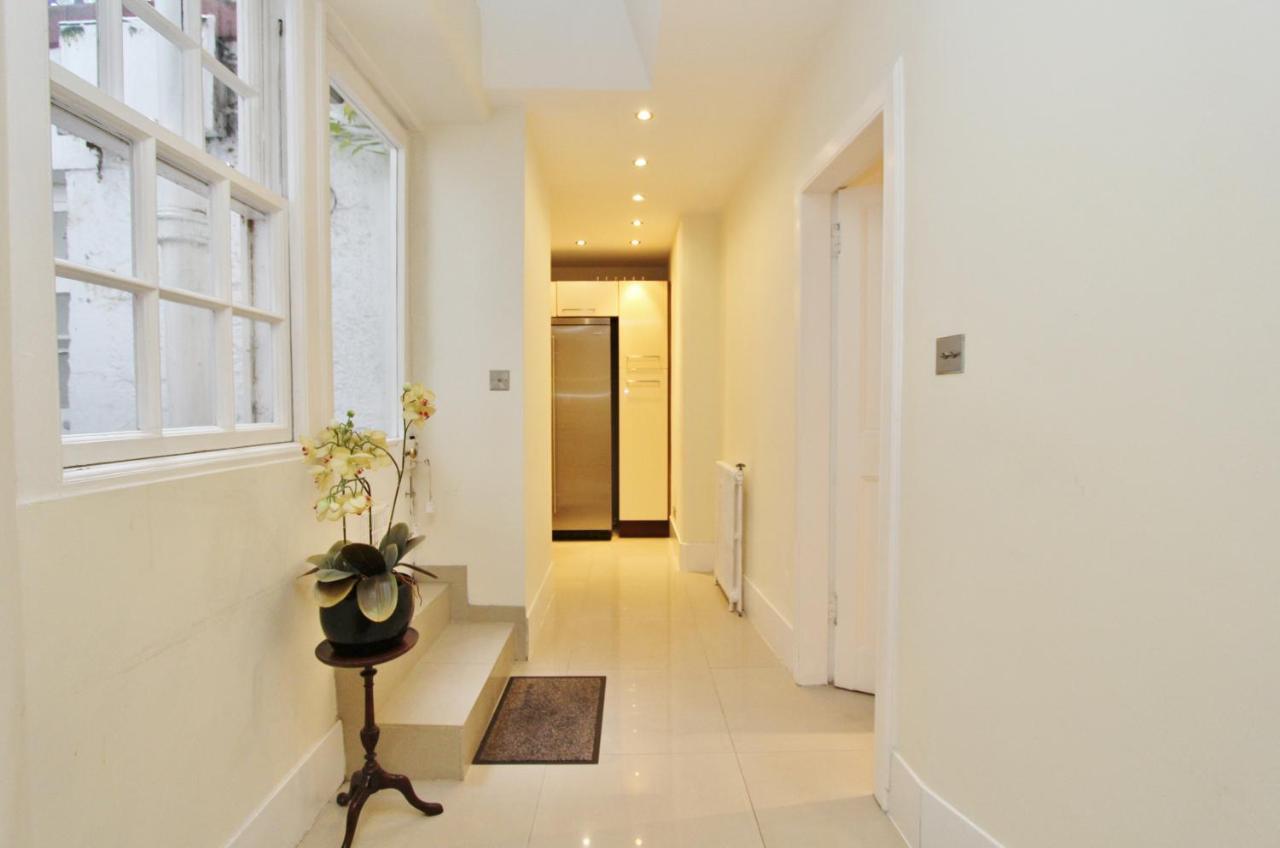 Elegant 3-Bedroom Ramsay Garden Apartment In Edinburgh City Centre Exteriér fotografie