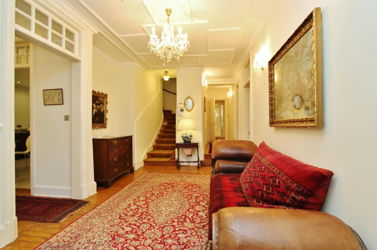 Elegant 3-Bedroom Ramsay Garden Apartment In Edinburgh City Centre Exteriér fotografie