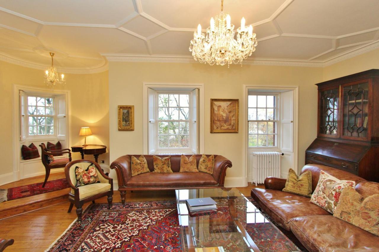 Elegant 3-Bedroom Ramsay Garden Apartment In Edinburgh City Centre Exteriér fotografie