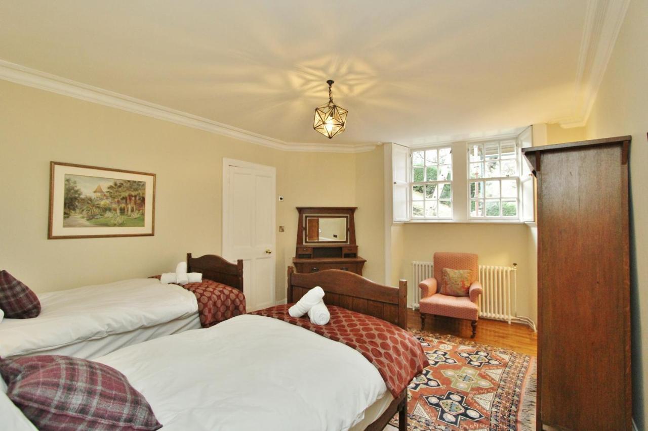 Elegant 3-Bedroom Ramsay Garden Apartment In Edinburgh City Centre Exteriér fotografie