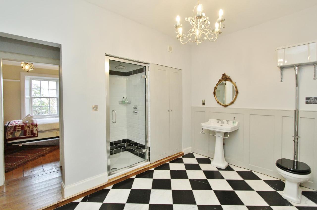 Elegant 3-Bedroom Ramsay Garden Apartment In Edinburgh City Centre Exteriér fotografie