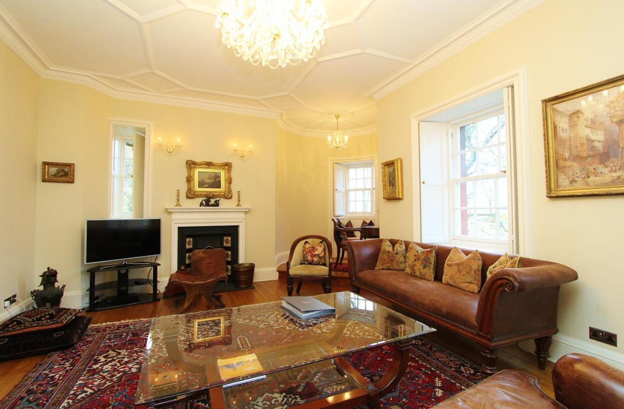 Elegant 3-Bedroom Ramsay Garden Apartment In Edinburgh City Centre Exteriér fotografie
