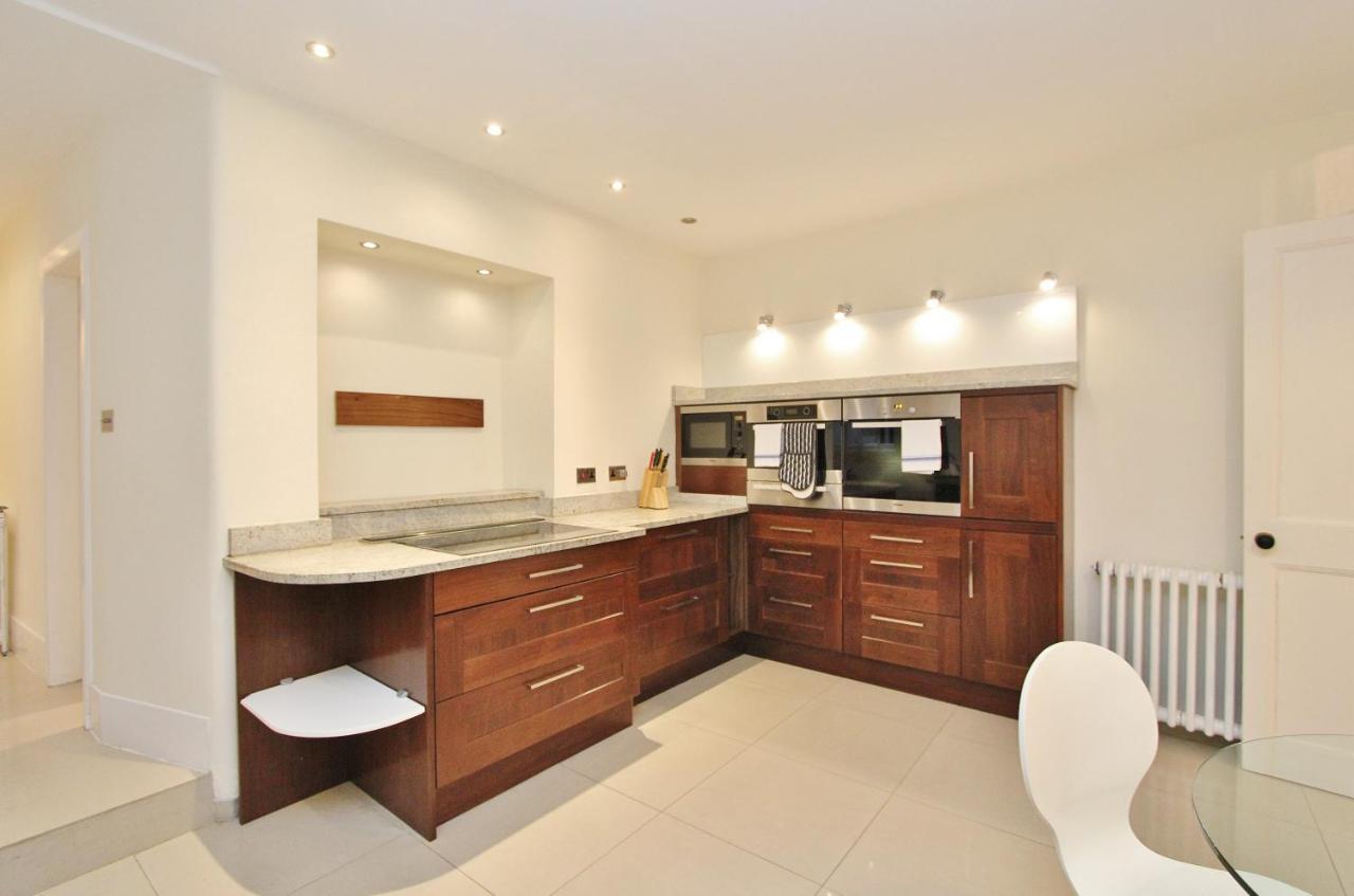 Elegant 3-Bedroom Ramsay Garden Apartment In Edinburgh City Centre Exteriér fotografie